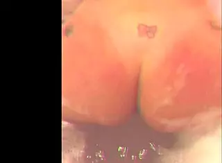 Djbrisa teases with twerking in dorm