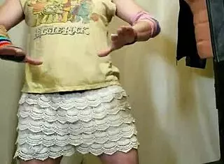 I enjoy a sexy dancefloor workout with horny amateurs in pov