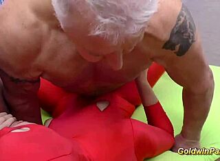 أورجي سباندكس مع نيك عصابي جامح الليلة