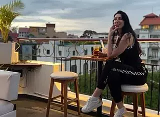 Blowjob in Public Restaurant