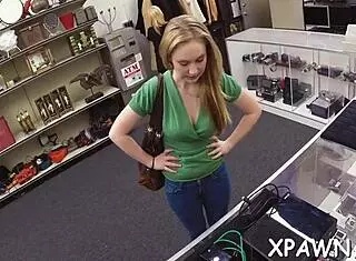 lovely doxy sucks cock in shop 😏