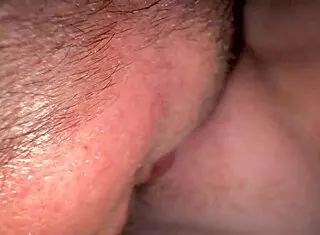 Guy eats out girlfriend's wet shaved pussy making her cum twice 😋