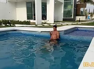 Day off for Mexican producer recording content