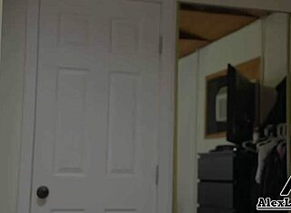 Dövme Fransız MILF Sofie Marie Lord Alex Legends için arkadan eğiliyor ve delik gibi deliyor