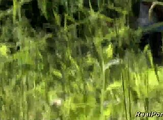 Pasangan Jerman Horny Ngentot Kasar Outdoor dengan Cumshot dan Voyeur