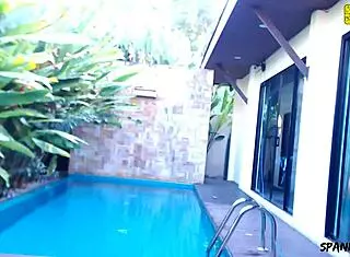 Neighbor, you're camming live?