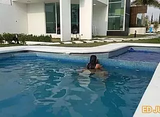 Day off for Mexican producer recording content