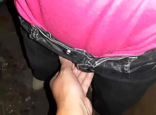 Empleada doméstica se vuelve salvaje con paseo en jardín y sexo orgásmico intenso