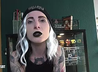 Exhibitionism challenge lou nesbit lia louise