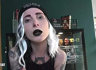 Exhibitionism challenge lou nesbit lia louise