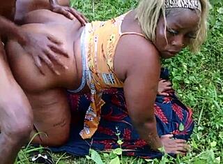 Você aguenta dois BBC na bunda gorda grande neste Natal?