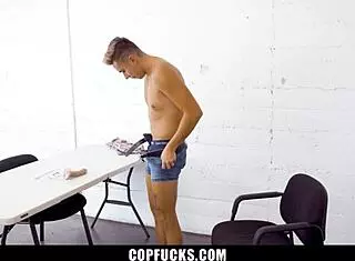 Blonde Shoplifter Guy Begs for Mall Officer's Mercy