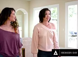 Hey, Casey Calvert and Arabelle Raphael, want a threesome with your ex?!  