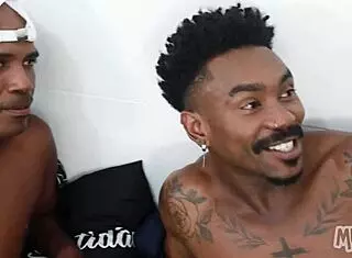 i'm chupando pene con la lengua, teasing it so good