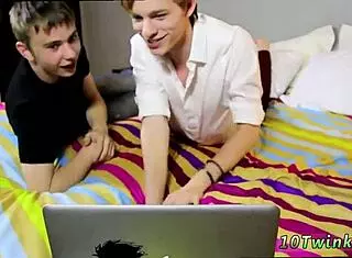 Gay twinks bang bareback in steamy live show action