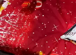 On Christmas, delicious Indian handjob defies rules in Latin lingerie.