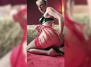 Do you want to see hard anal with a huge dildo and facefuck?