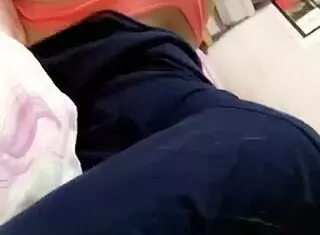 Pendeja shows gran culo 😏