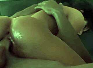 Lara Croft i vild 3D hentai med blowjob og creampie