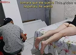 Amateur seduces installer with blowjob in shop