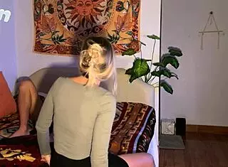 Stepsister agrees to anal riding and cumshot