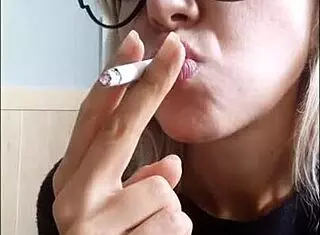 Smokin Hot Babe In Miniskirt Shows Ass Fetishly