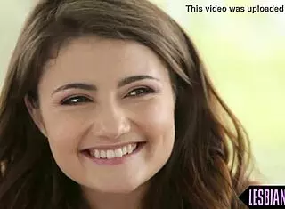 Queening Girlfriend Eats Tight Cunt