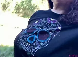 Wanna see bouncing boobs and dirty feet pissing?