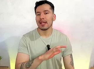 Boss Twink Sucks In Coffee Shop