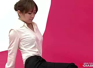 Amateur Nude Shoot With Maki Momoi