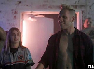 اللاتينية الجامعية البالغة 18+ ألينا لوبيز تعتقد أنها رجل