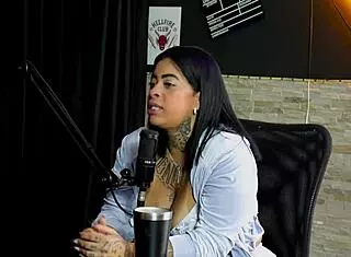 she was hired for a military party with 15 cocks, hates anal but loves the big thick one from the funk star 😍