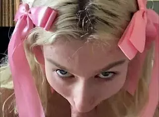 emma rosie gives a hot blowjob in this amateur hookup, ending with a facial