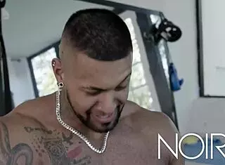 Sui-Feng and Rangiku Matsumoto have intense sex in Bleach hentai