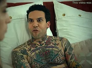 solo teen babe masturbating to orgasm closeup?