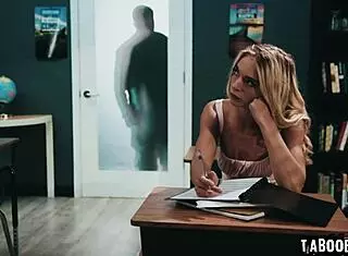 lana sharapova stays behind, i stalk her happily