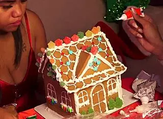 Let's make a gingerbread house together, part 2