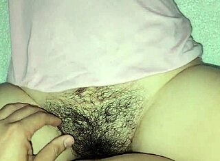 Η Θηλυκή Βασίλισσα Δαιμόνων Δουλεύει ως Πόρνη για Λεφτά