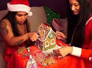 Let's make a gingerbread house together, part 2