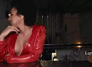 They made me wait, now lunablackx demands compensation in anime group fun