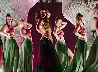 i love tamanna swing zara's gorgeous deep navel shakes