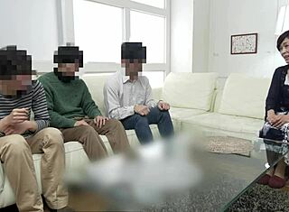 日本の処女の初めての生体験、熟女と