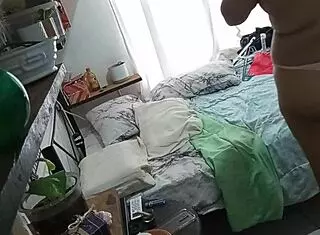 milf madurita cleaning her room, hidden cam 😏