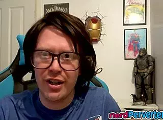 Beautiful angel receives cock in mouth during casting interview