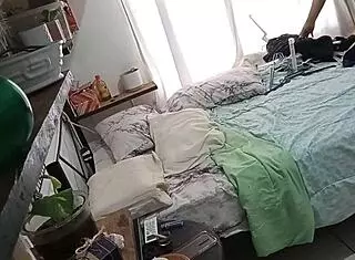 milf madurita cleaning her room, hidden cam 😏