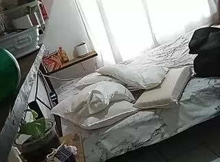 milf madurita cleaning her room, hidden cam 😏