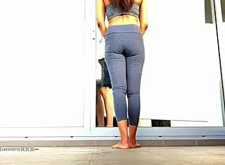 Asian Tina desperate to piss on balcony