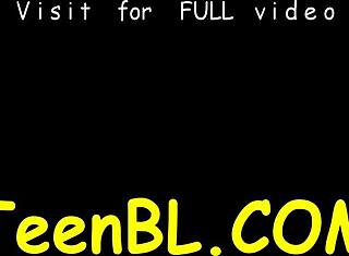 Uhh, la troia cattiva succhia selvaggia per lo sperma gustoso del tipo, sai?