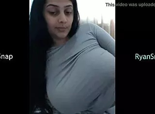 Rosasweet02 shows big tits on webcam