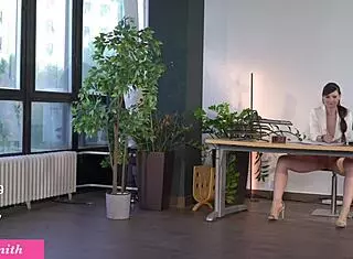 i invited the handyman to watch me masturbate with toys on my ass